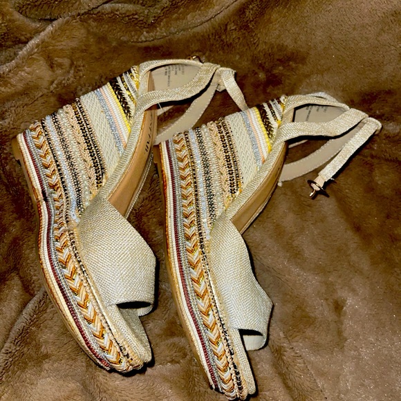 Heels - Picture 2 of 4